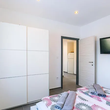 Istriensonne 0146 - Tess Mit Meerblick * Медулин