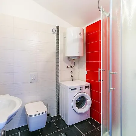 Istriensonne 0146 - Tess Mit Meerblick * Медулин