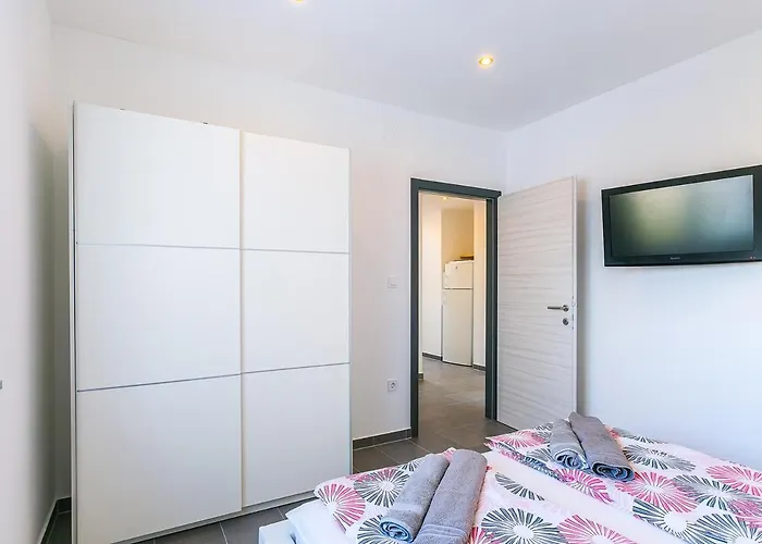 Istriensonne 0146 - Tess Mit Meerblick * Μεντουλίν